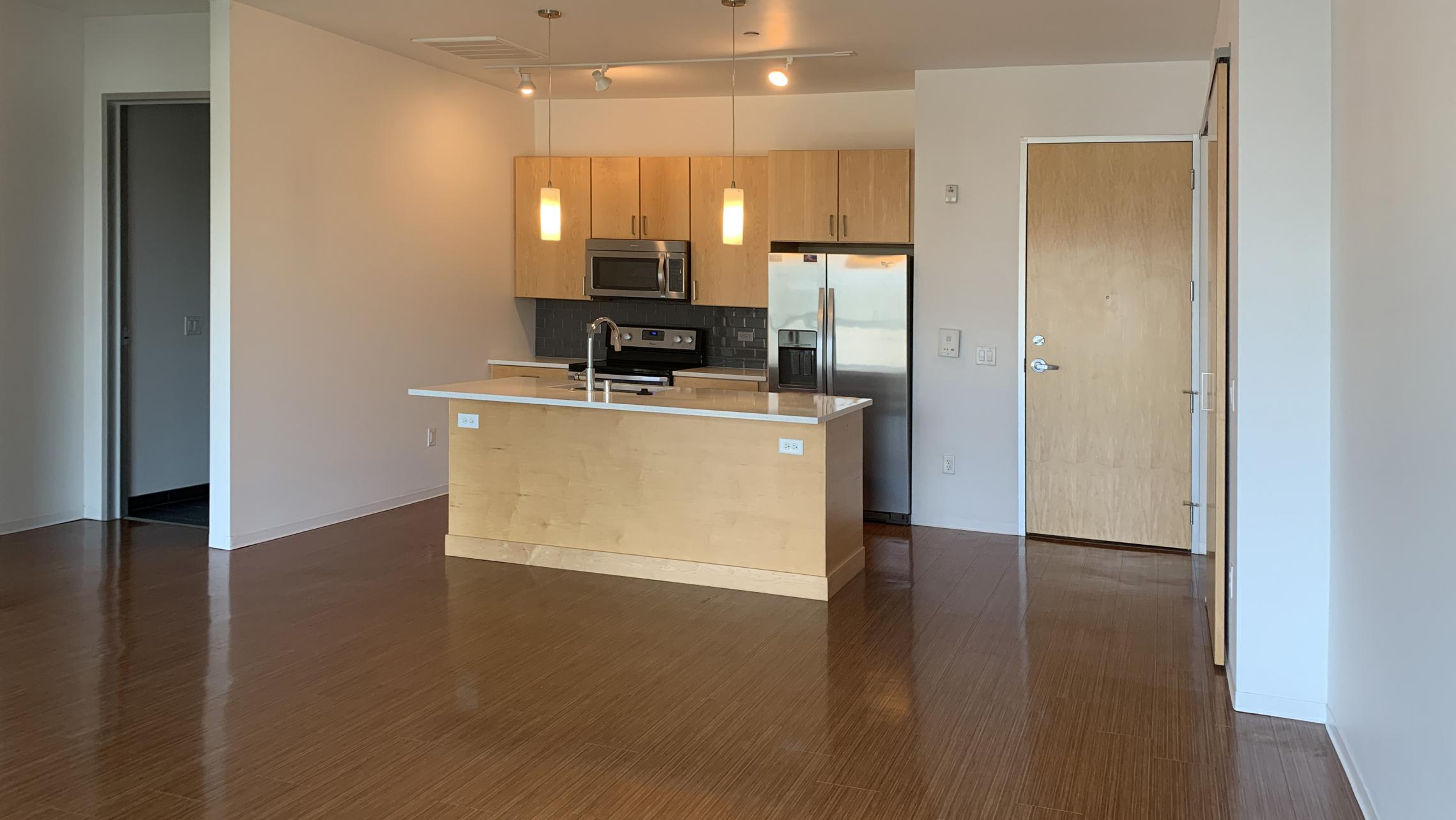 SEVEN27-at-The-Yards-Apartment-435-One-Bedroom-Modern-Upscale-Luxury-Downtown-Madison-Lake-View-Balcony-Fitness-Gym-Coutyard-Lounge-Capitol-Bike-Lifestyle-Living