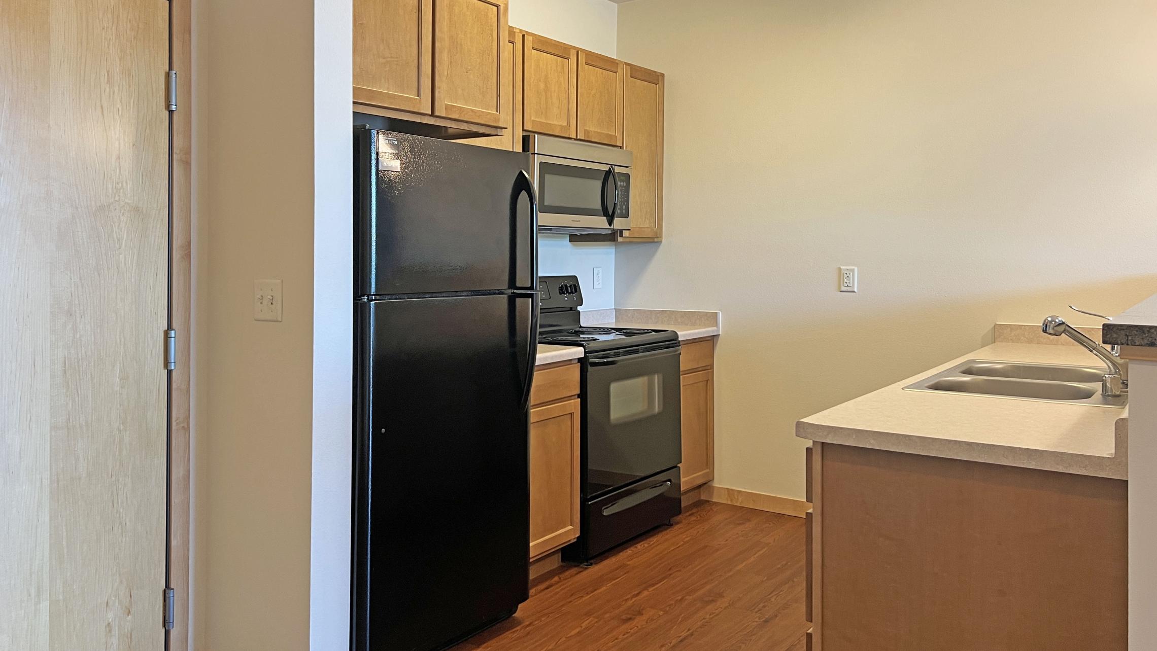 The-Depot-Apartment-1-411-One-Bedroom-Downtown-Madison-Capitol-View-Balcony-Lake-Cats-Fintess-Terrace-City-Living-Kithcen-Bathroom-Upscale