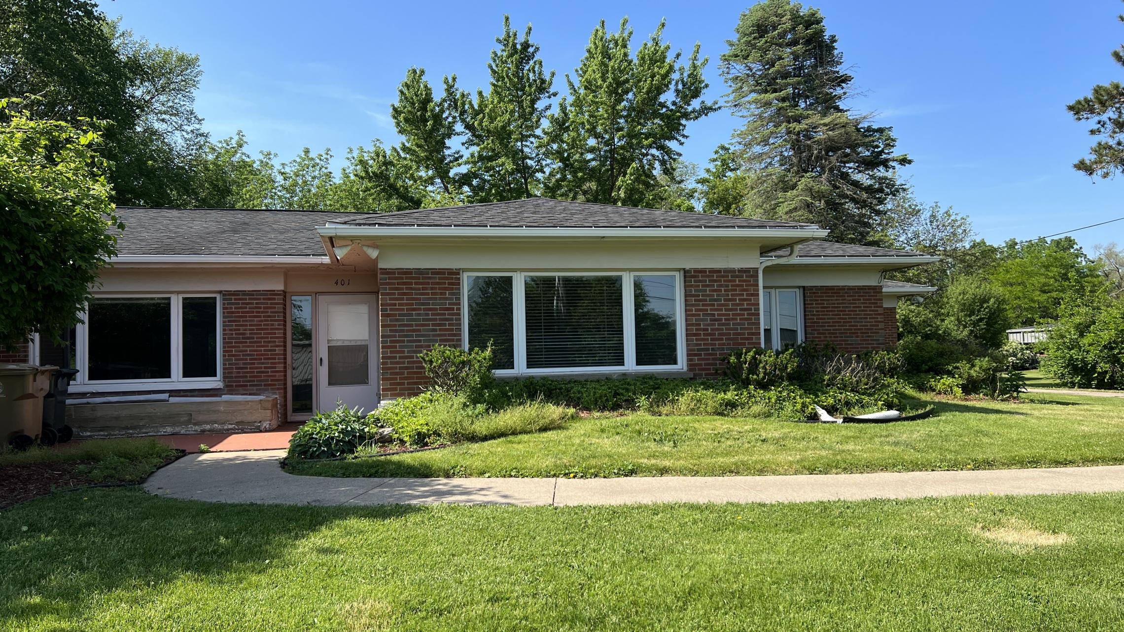 401 Holtzman - Duplex - Two - Bedroom - Two Bathroom - Den - Sunroom - Garage - Yard - Patio