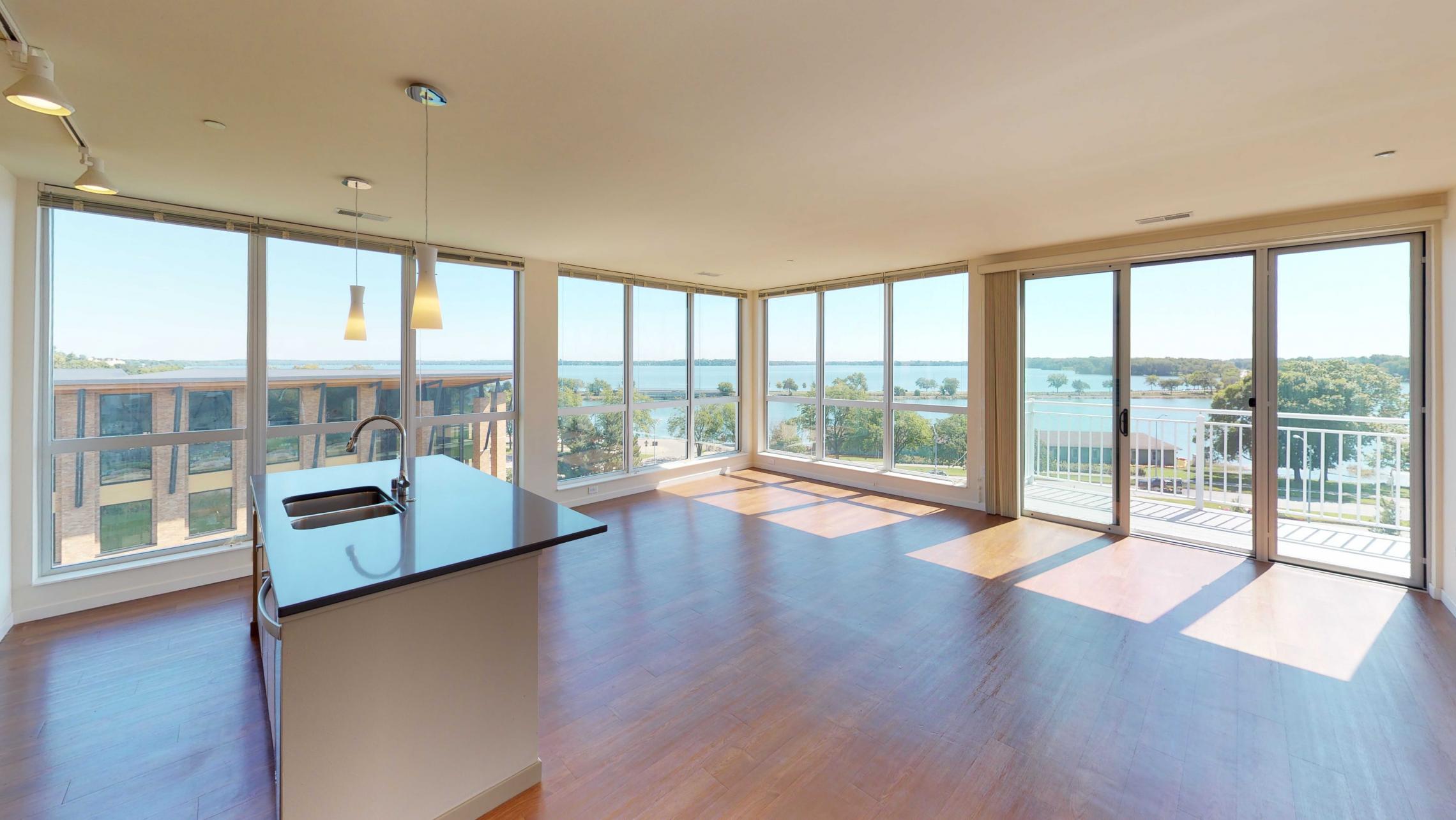 Apartment-525-Modern-Lake view-Luxury-Stunning-Views-Balcony-Capitol-lifestyle