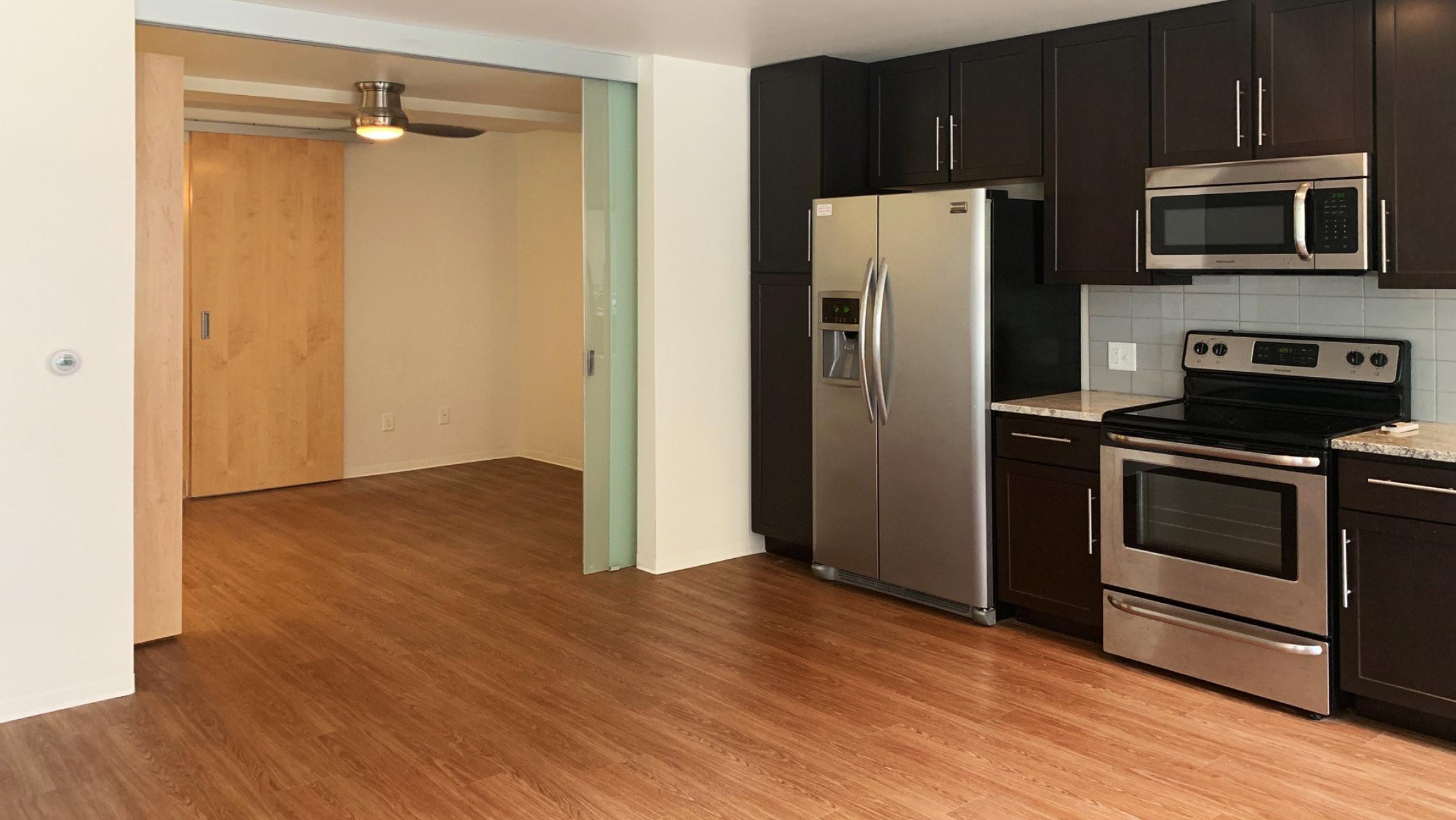 Capitol-Hill-Apartments-305-One-Bedroom-Kitchen-Downtown-Madison-Square-Luxury-Modern
