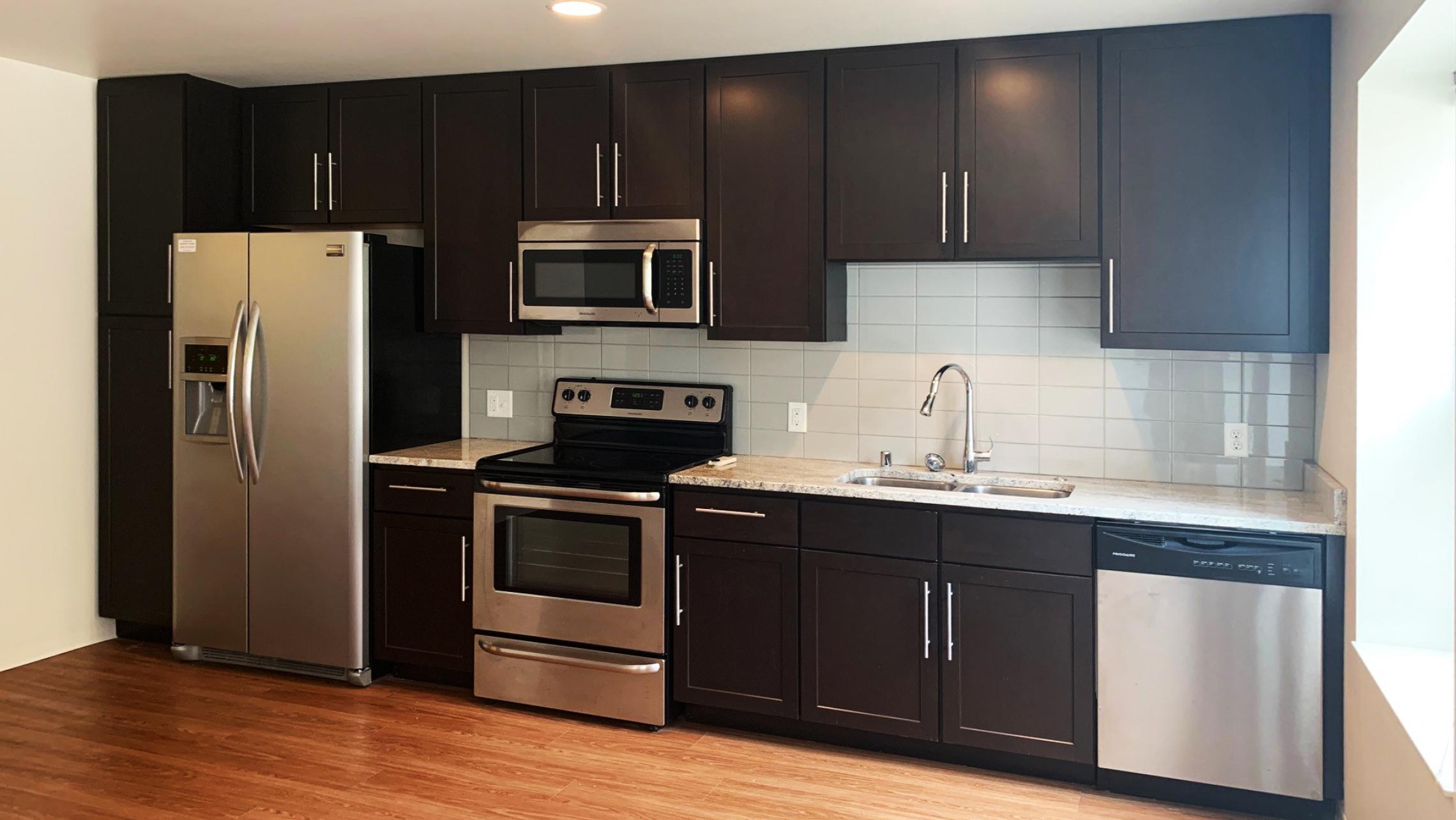 Capitol-Hill-Apartments-305-One-Bedroom-Kitchen-Downtown-Madison-Square-Luxury-Modern