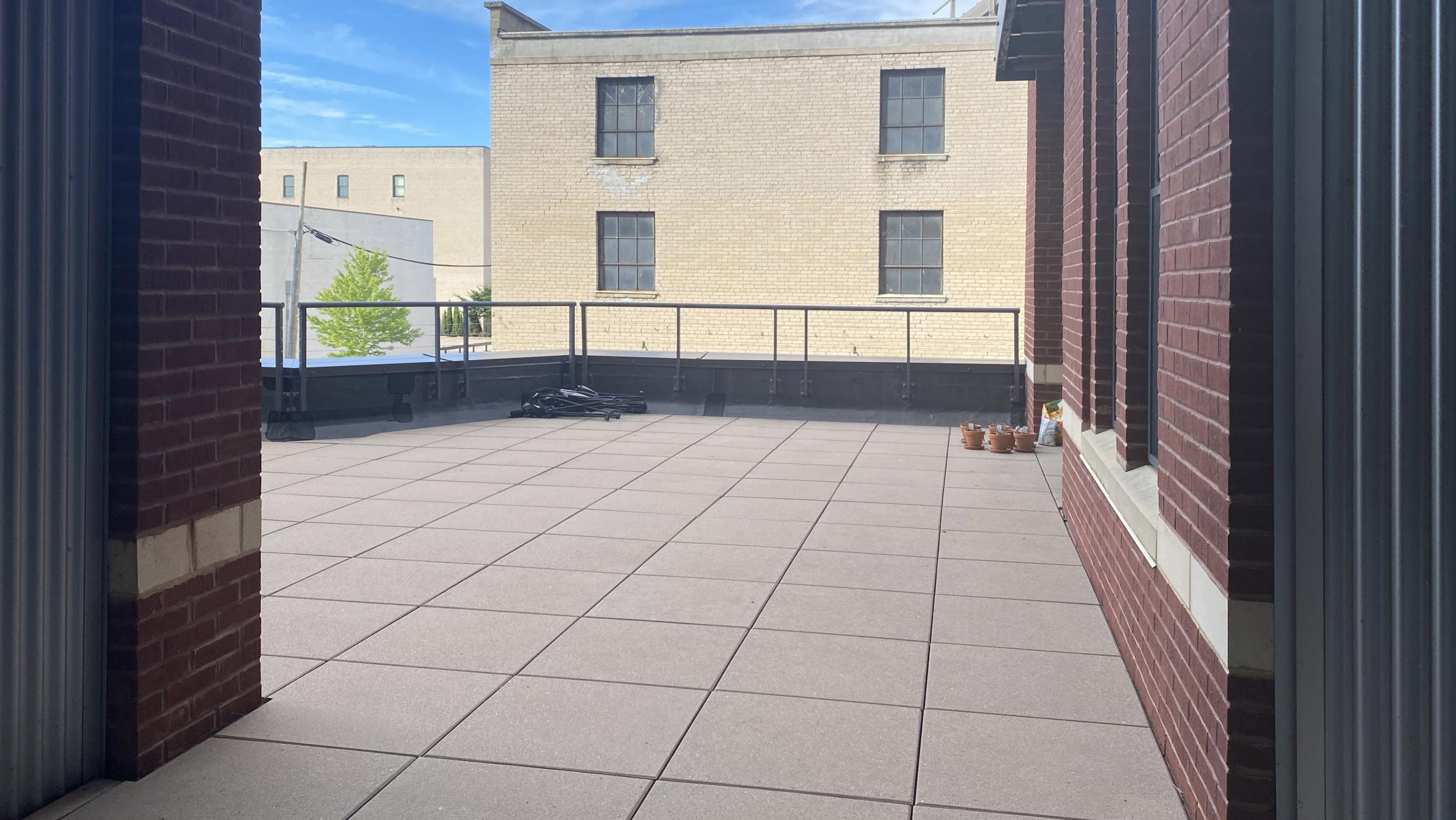 The-Depot-Apartment-1-210-Two-Bedroom-Kitchen-Living-Bathroom-Bathtub-Rooftop-Terrace-Fitness-Downtown-Madison-Capitol-Bike-Trails-Cats-Lifestyle-City-Lake