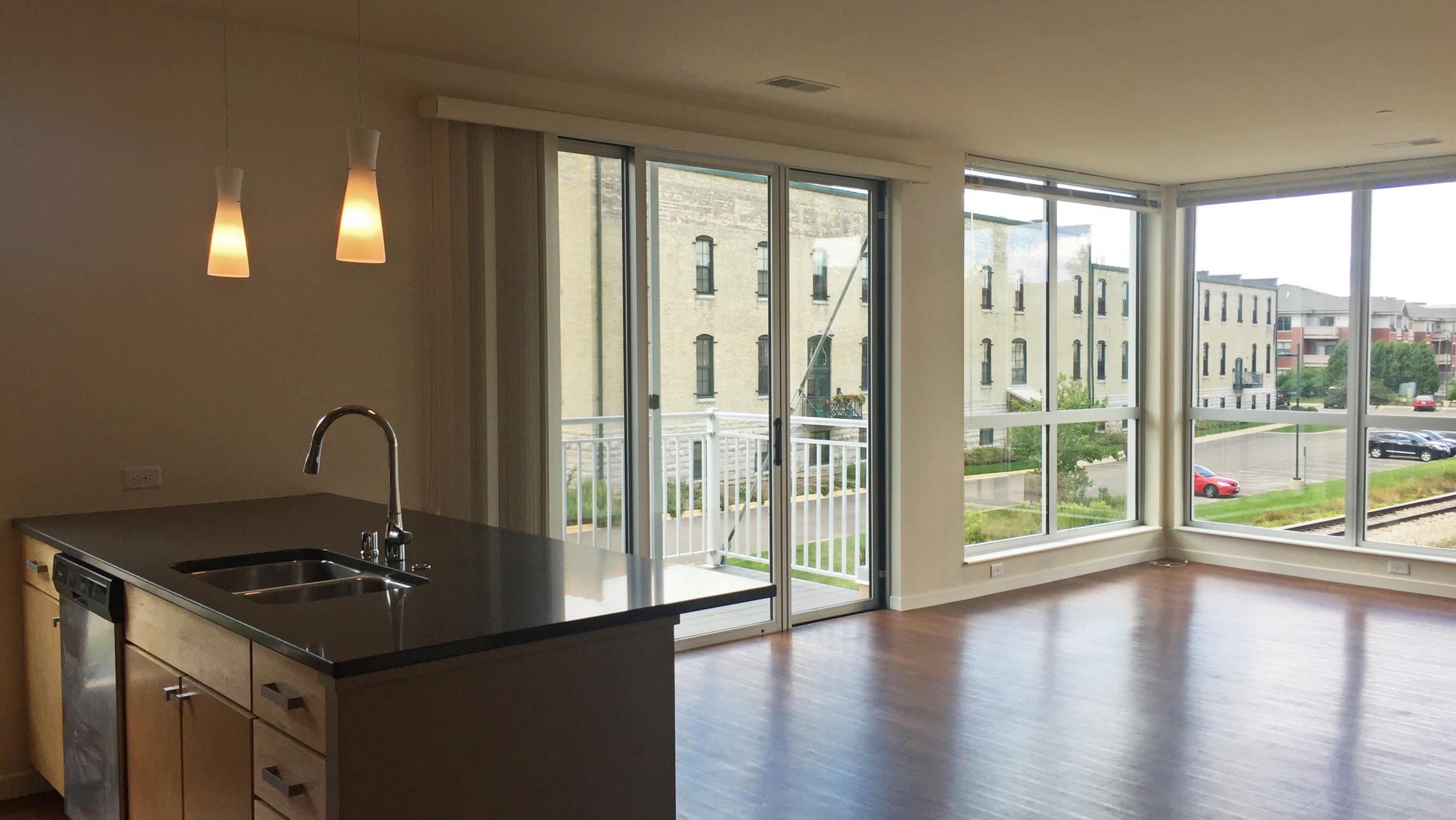 ULI Nine Line Apartment 514 - Spacious Living Room