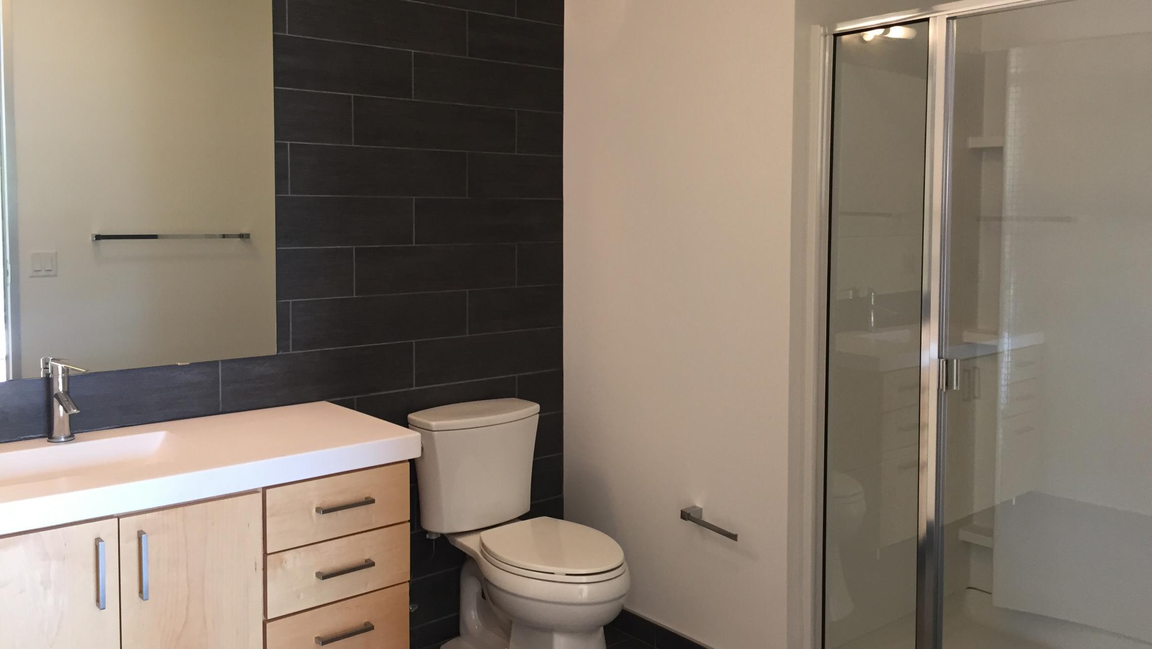 ULI Seven27 Apartment 310 - Bathroom