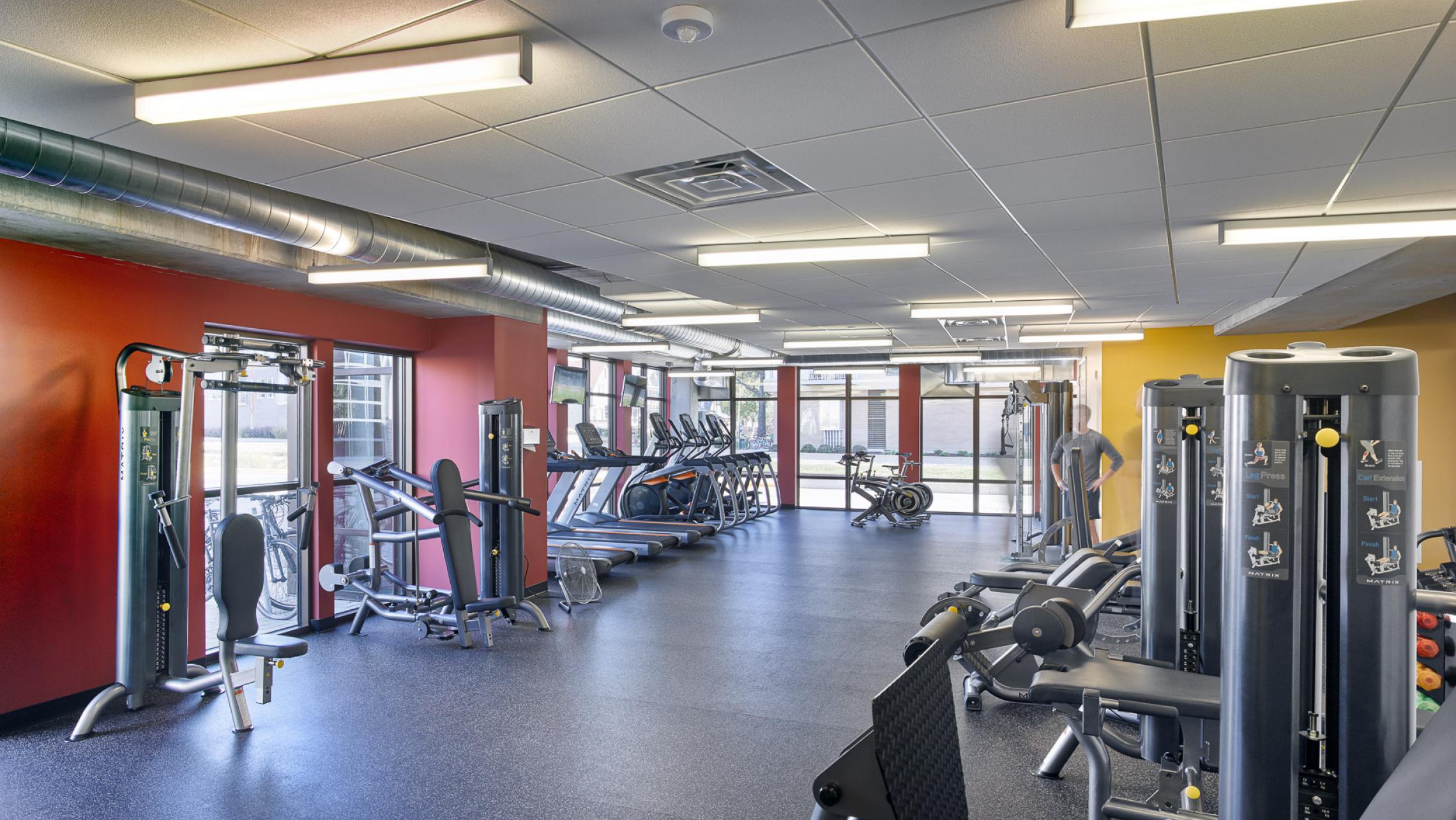 ULI Seven27 Apartments - Fitness Center with Professional Equipment