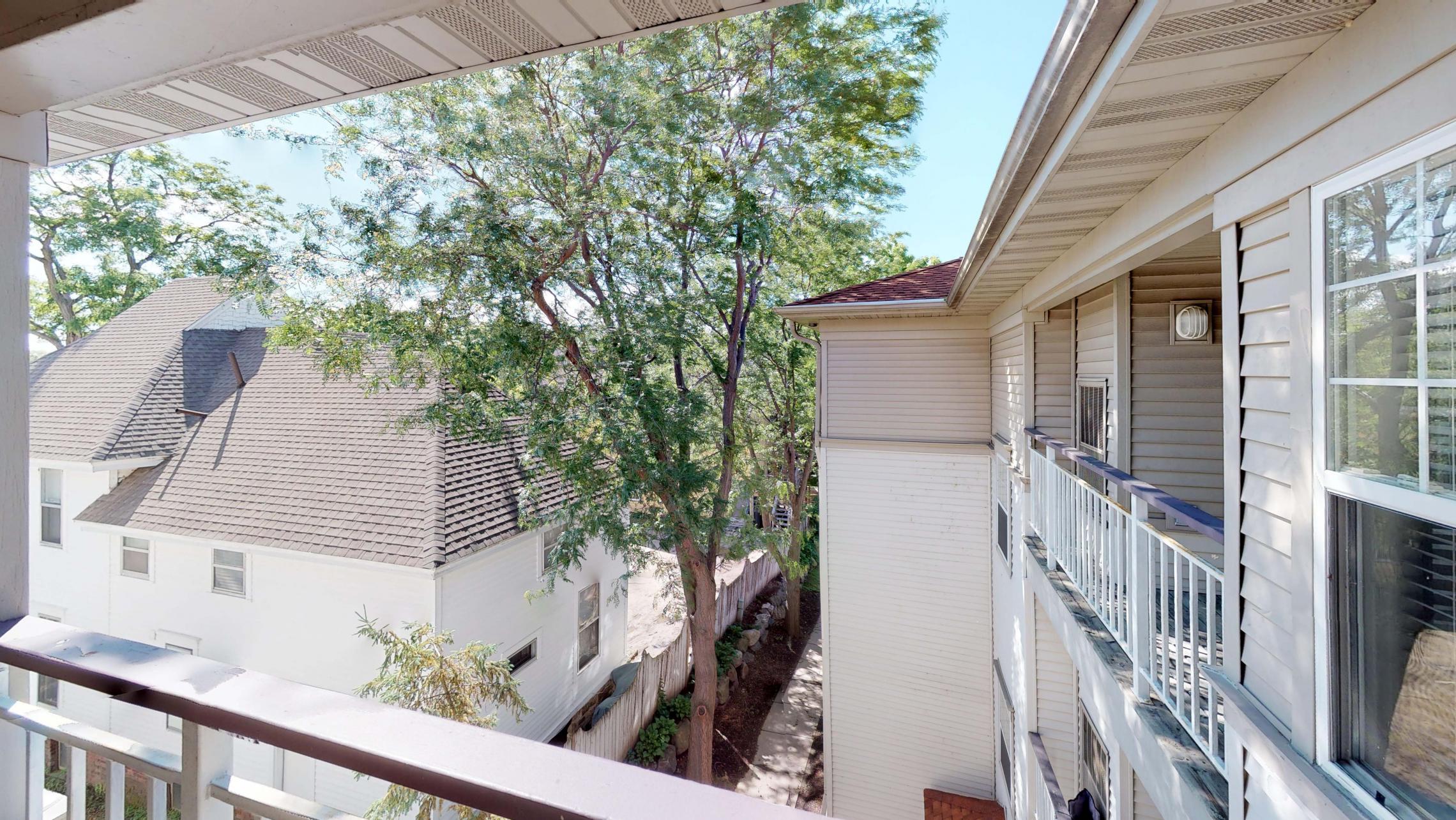Wilson-Bay-Apartment-309-Studio-Downtown-Madison-Balcony-View-Patio-Balcony