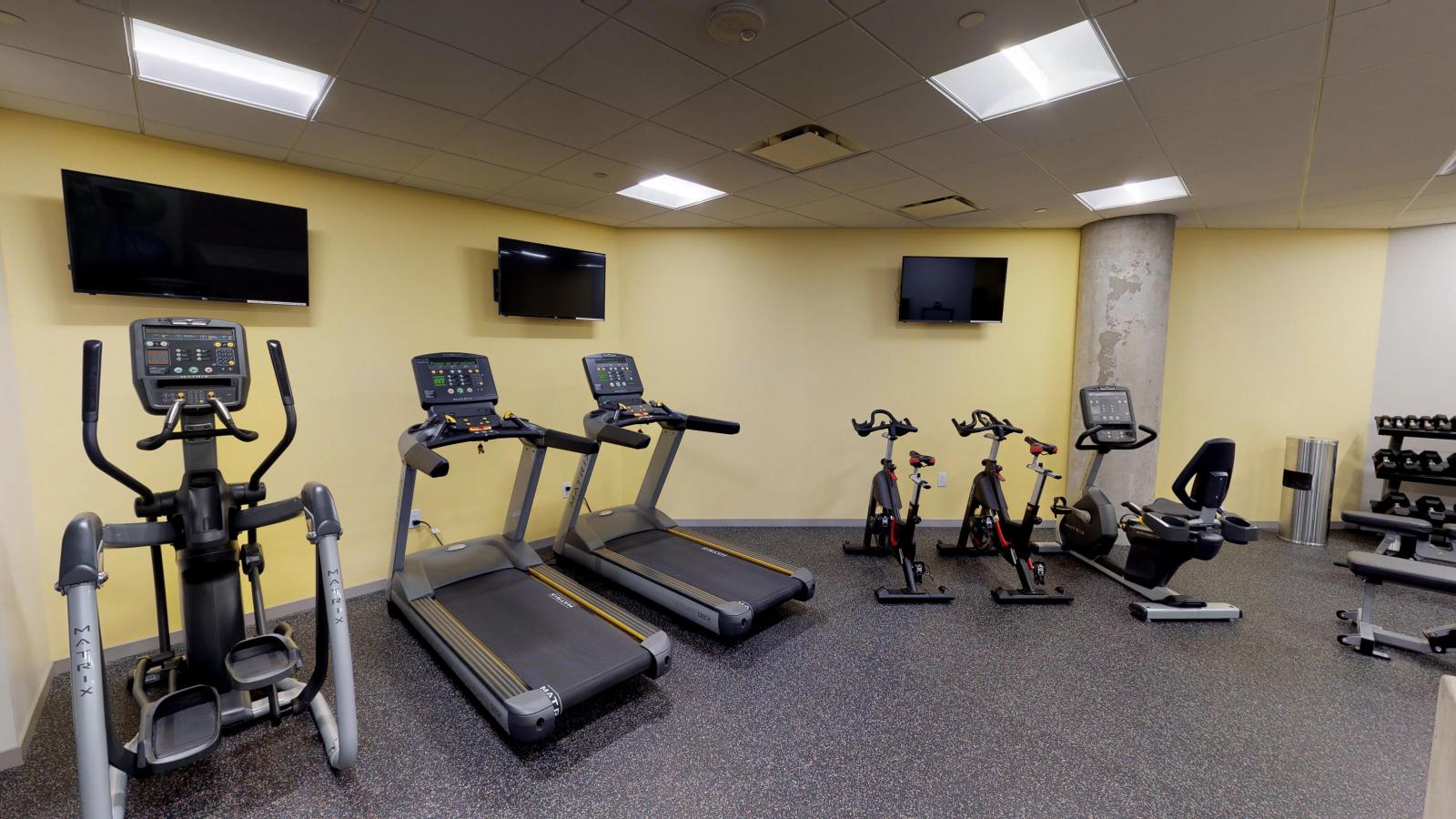 The-Pressman-Apartments-Upscale-Club-room-Modern-Luxury-Downtown-Madison-High-Rise-Lifestyle-Capitol-Square-One-Bedroom-Views-Lake