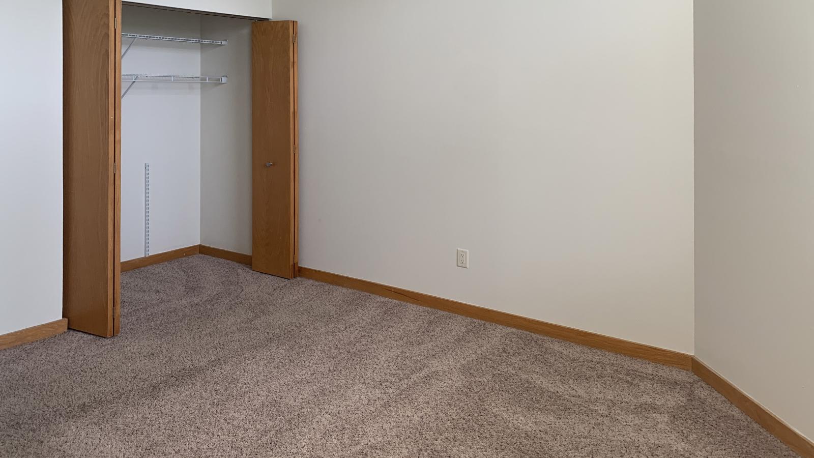 One-bedroom apartment with warm finishes at Lincoln School in downtown Madison