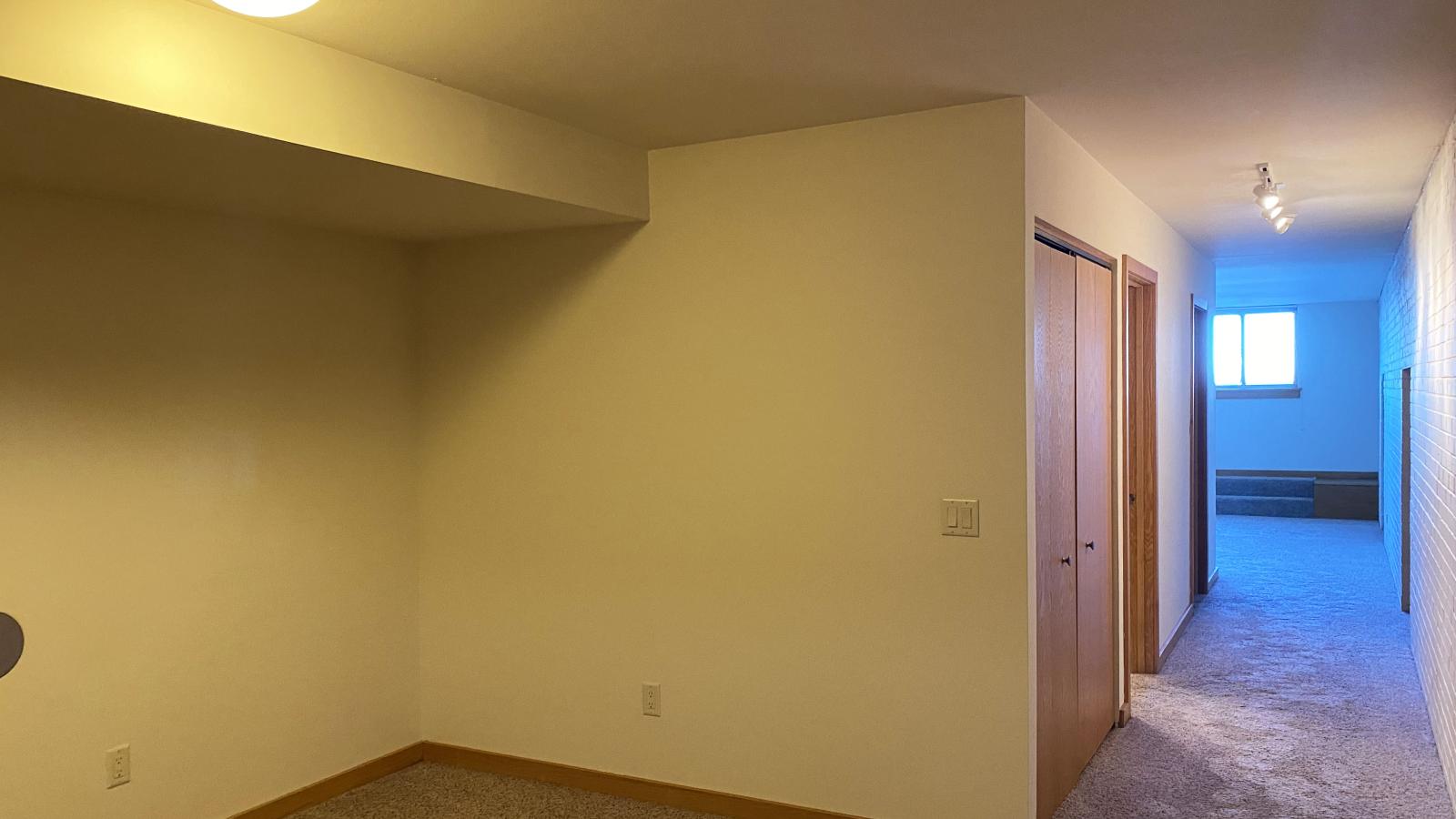 Spacious den in one bedroom den at Lincoln Scool Apartments