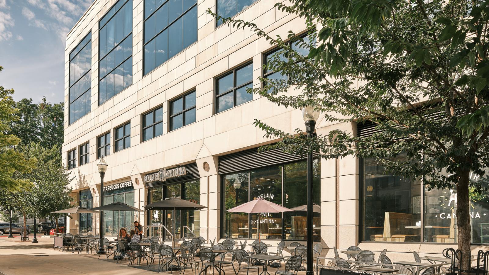 On-site restaurants, stores, and services at One East Main in Block 89