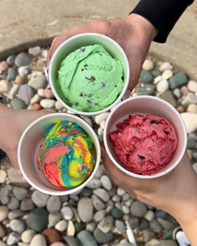 Resident Benefit Kilwins Chocolate and Ice Cream Shop on State 